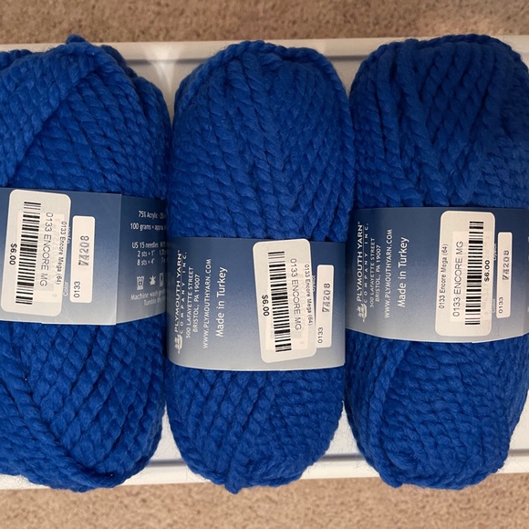 Plymouth Encore Mega yarn. Bulky and cozy! 🧶 - Picture 2 of 2